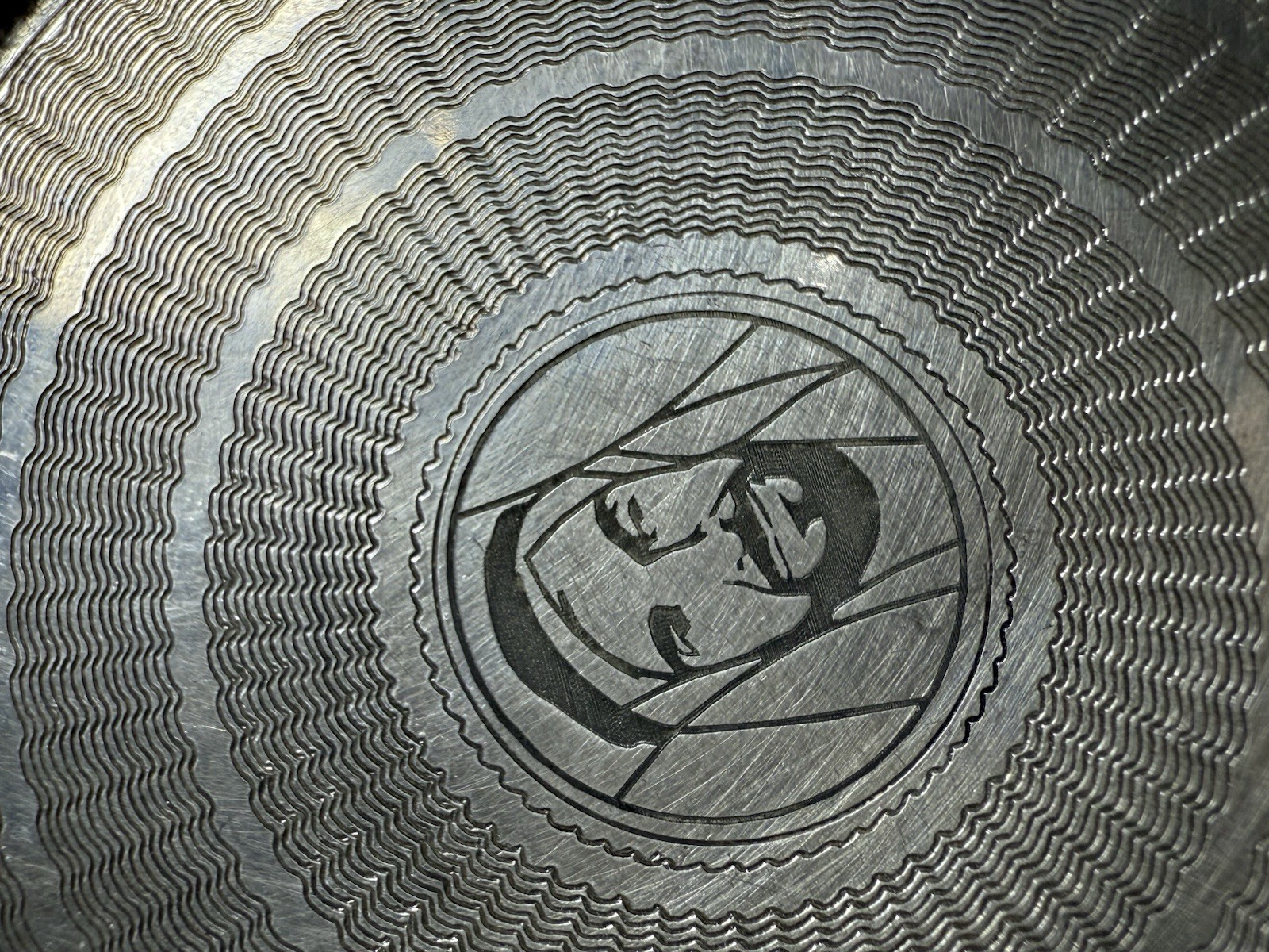 Antique  niello Silver Plate Sheikh Zayed bin Sultan Of UAE  Photo 72 Grams R150