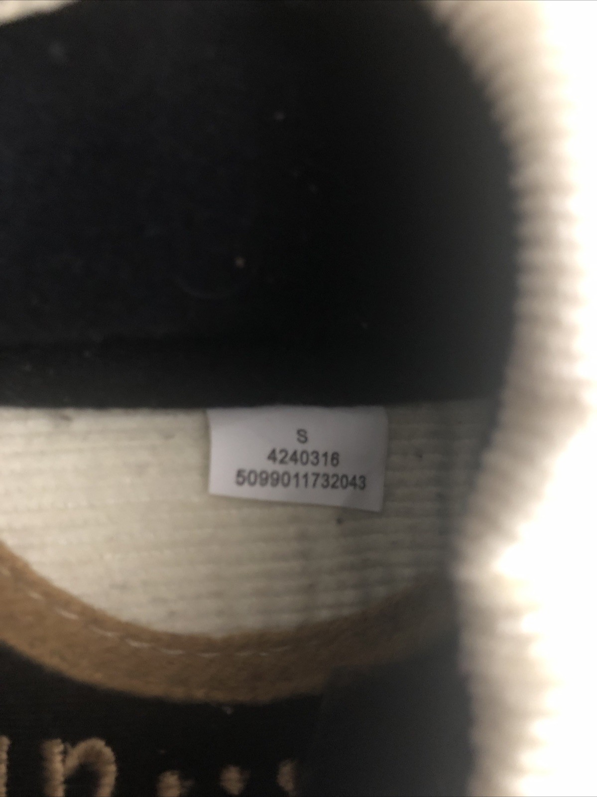 SAOLA Pantofole ufficiali Guinness Pint After Dark con top morbido e suola in gomma taglia S