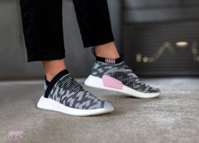 adidas Originals Women's NMD_CS2 Primeknit - Core Black/Pink Black / 5