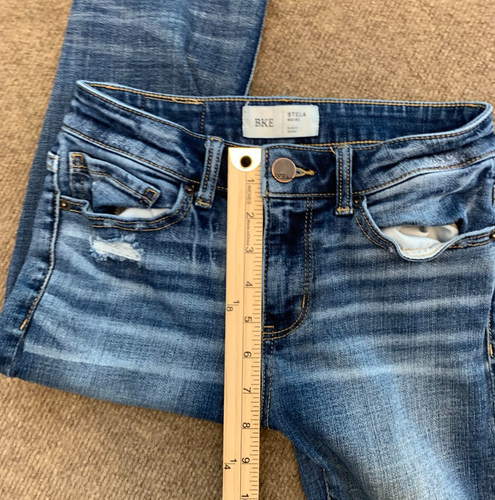 Pantalones de mezclilla BKE con hebilla para mujer 25 Stella calce ajustado tiro medio dobladillo mordedura de tiburón - Imagen 5 de 9