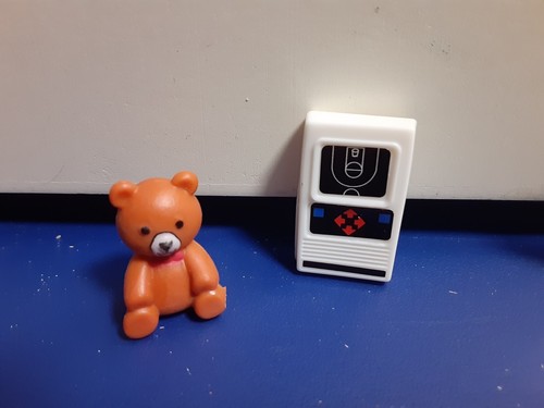 World's Smallest Micro Toy Box Series 1 Lot Of 4! - Picture 3 of 4