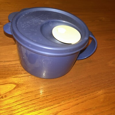 Vintage Tupperware #4 16 oz Microwavable Container with Vented Lid 31558-4