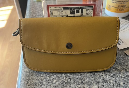 COACH 1941 GloveTanned Leather Clutch Wristlet 29770 Mustard Golden yellow - Picture 7 of 24