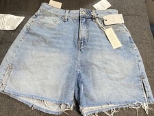 Women s Forever 21 Light Wash Denim Shorts Size 27 Waist
