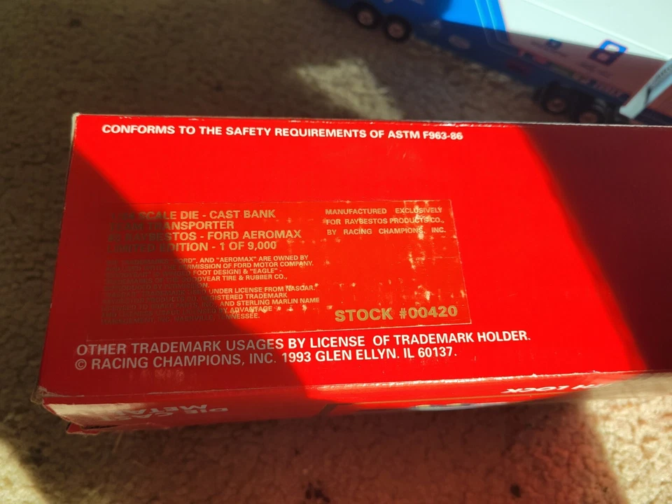 Banco de monedas Racing Champions 1/64 Foto 2 de 4