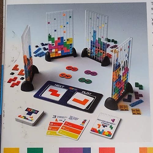New Tetris Strategy Board game Buffalo Games 2-4 Players - Picture 3 of 7