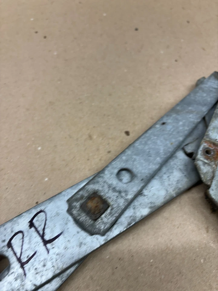 1964-1967 Oldsmobile Cutlass F-85 Vista Cruiser 4dr right rear window regulator - Image 3 of 4