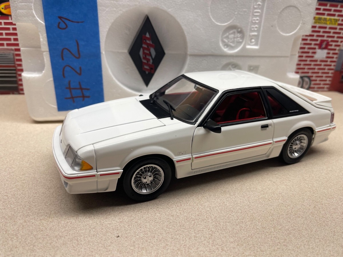 1/18 GMP 1988 Ford Mustang GT White Red Interior 19001