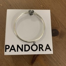 New Genuine Pandora Silver Moments Celestial Heart Clasp Bangle 563401C01-17cm