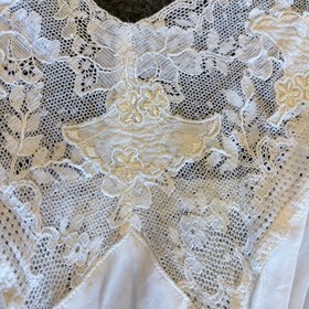 Vintage Seamprufe Ivory Rayon Lace Trim Full Slip Dress Size 32 Average Mid-Cen