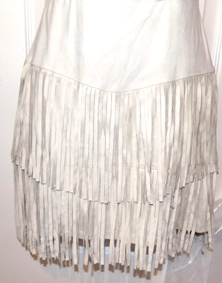 Mini vestido occidental S 2 4 y2k Trixxi marfil crema imitación gamuza cuero flecos escalonados Foto 2 de 4