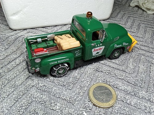 XX655 Matchbox 1:43 Ford F100 1954 "Sinclair Snow Plow" Pickup Truck - Picture 19 of 21