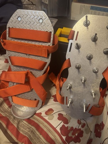 Metal Shoe Lawn Aerators with Adjustable Orange Nylon Straps, Silver