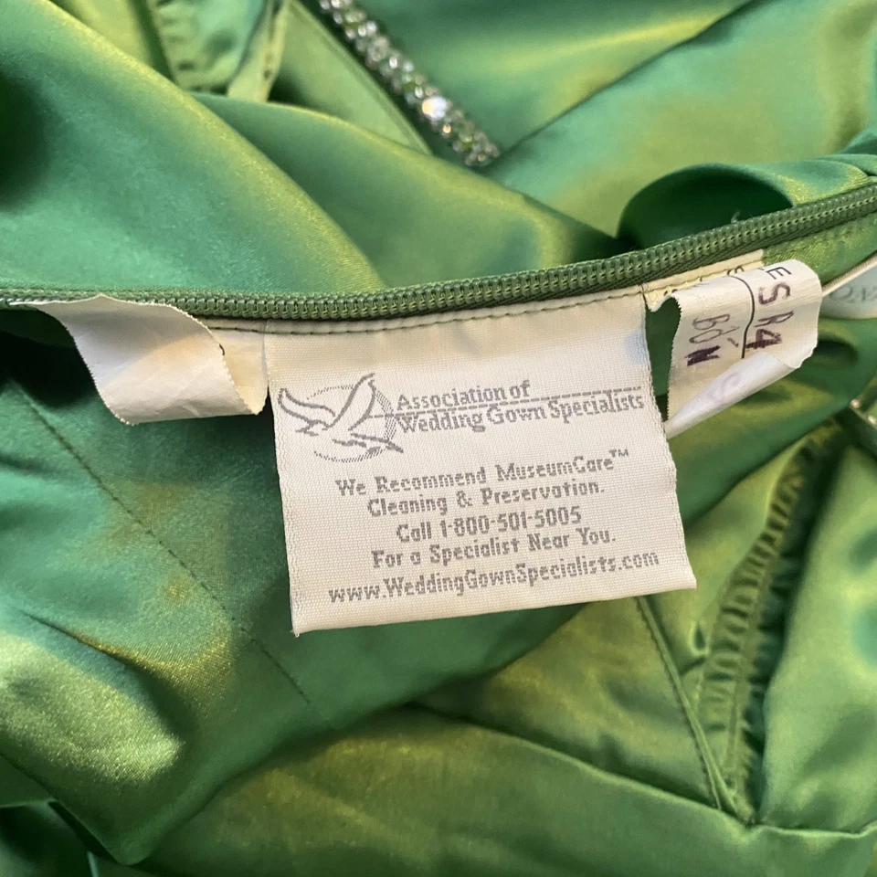 Vestido MeProm By Moonlight Fairy Whimsy Babydoll Baile de graduación Satén Cuentas Verde Talla S Foto 3 de 4