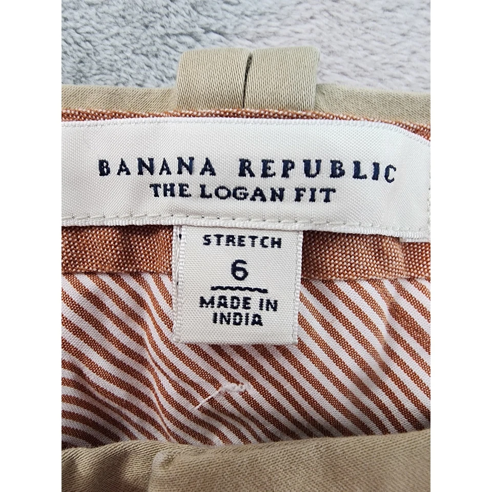Pantalones Pantalón Banana Republic The Logan Fit tiro medio talla 6 caqui algodón elástico Foto 3 de 4