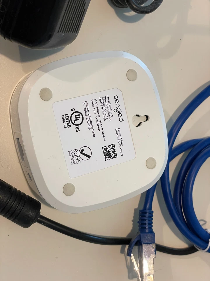 Sengled Smart Light Bulb Starter Kit, with smart switch, white lights and hub - Image 3 of 4