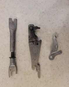 1999-2004 Chevrolet Tracker Drum Brake Adjuster Kit Passenger Side