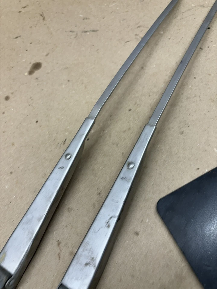 1981 85 86 88 87 Monte Carlo Regal Cutlass Malibu Juego de brazos de limpiaparabrisas Foto 3 de 4