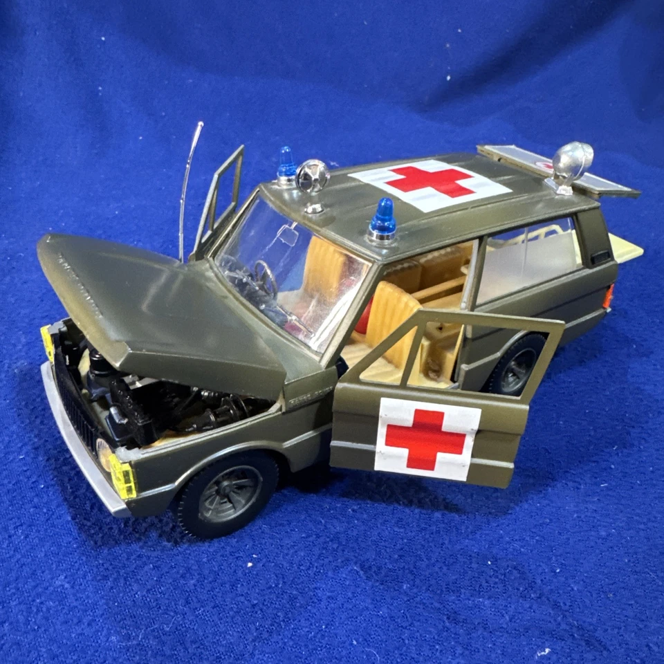 Burago 1/24 Range Rover Ambulance- Italy-0104 - Image 2 of 4