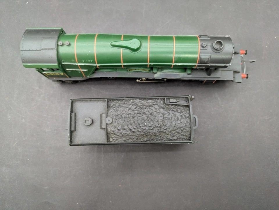 Triang Hornby R850-5 Flying Scotsman BR Green , excellent condition. - Image 3 of 4