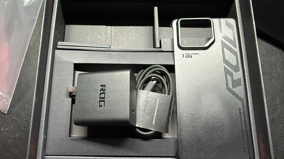 ASUS ROG Phone 9 Preto 512GB Desbloqueado - 16GB de RAM - Estado Incrível - Imagem 4 de 4