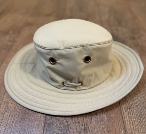 The Tilley Hat Endurables Outback Secret Pocket Outdoor Fish Made Canada 7 5/8