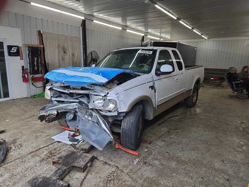 Regulador de ventana de puerta delantera derecha usado se adapta a: camioneta Ford F150 1999 regular Foto 3 de 4