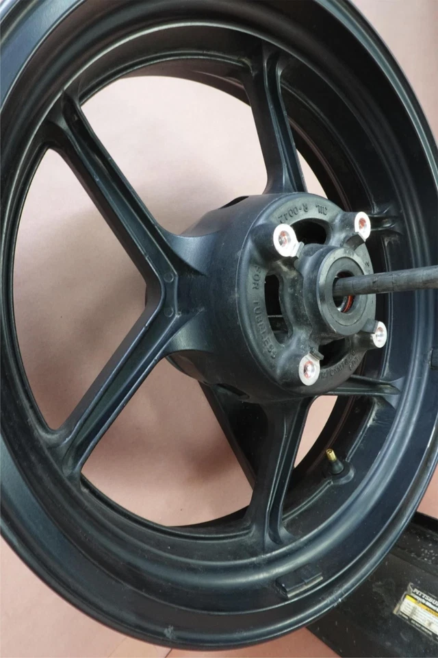 Llanta trasera Kawasaki Versys 650 LE650 2007-2009 Foto 3 de 4