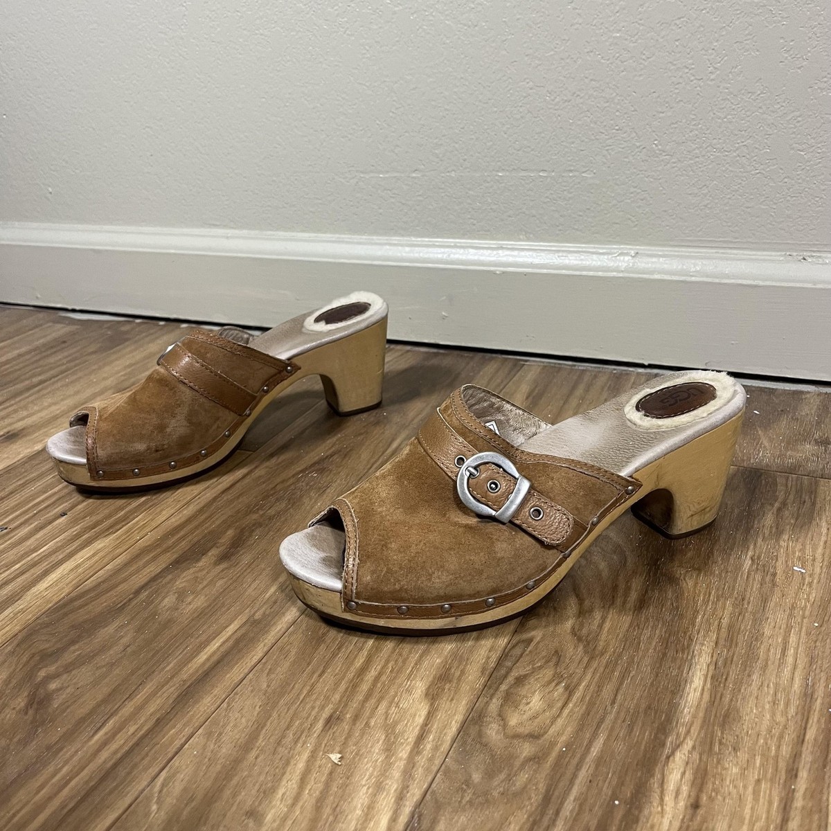 ソロモン UGG Slide Sandals Womens Size 8 Brown Suede Wood Heel Buckle