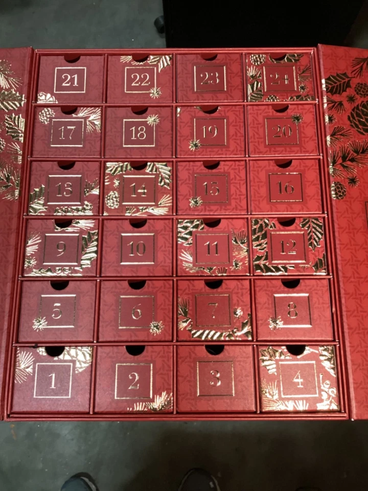 MOLTON BROWN LONDON 24 pcs Holiday Gift Set Brand New Open Box Complete - Image 2 of 4