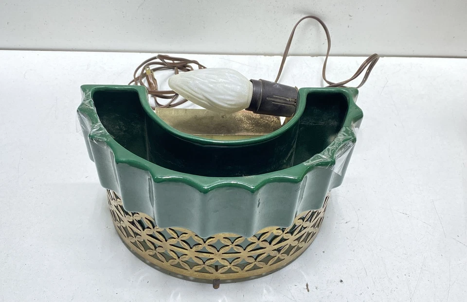 Maddux Vintage Lamp. 6 inch Tall. MCM California Pottery -Accent Lighting - Image 2 of 4