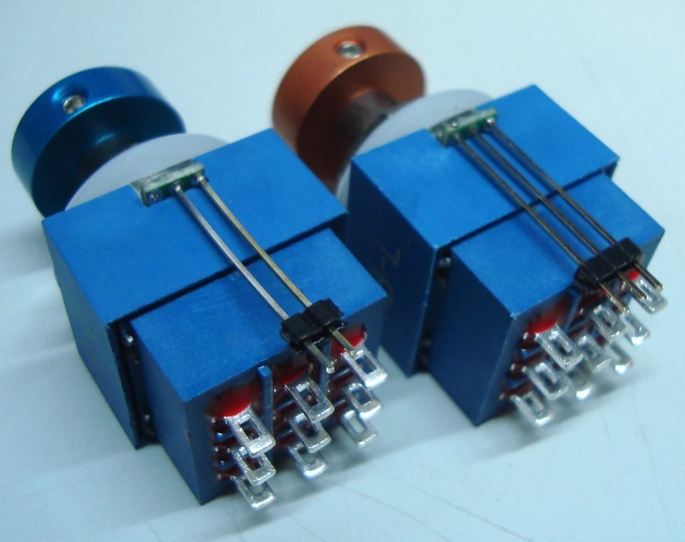 3PDT Fußschalter, LED Ring Farboptionen für LED + Kappe  - Bild 2 von 4