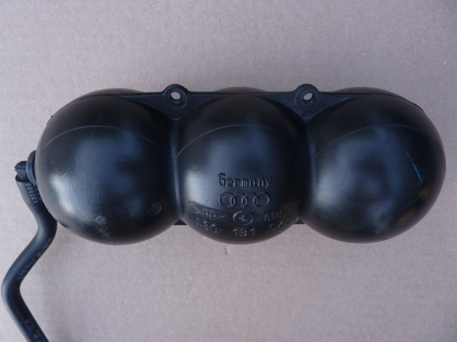 Lamborghini Huracan EVO 5.2 V10 Vacuum Pressure Reservoir Tank Hose OEM R8