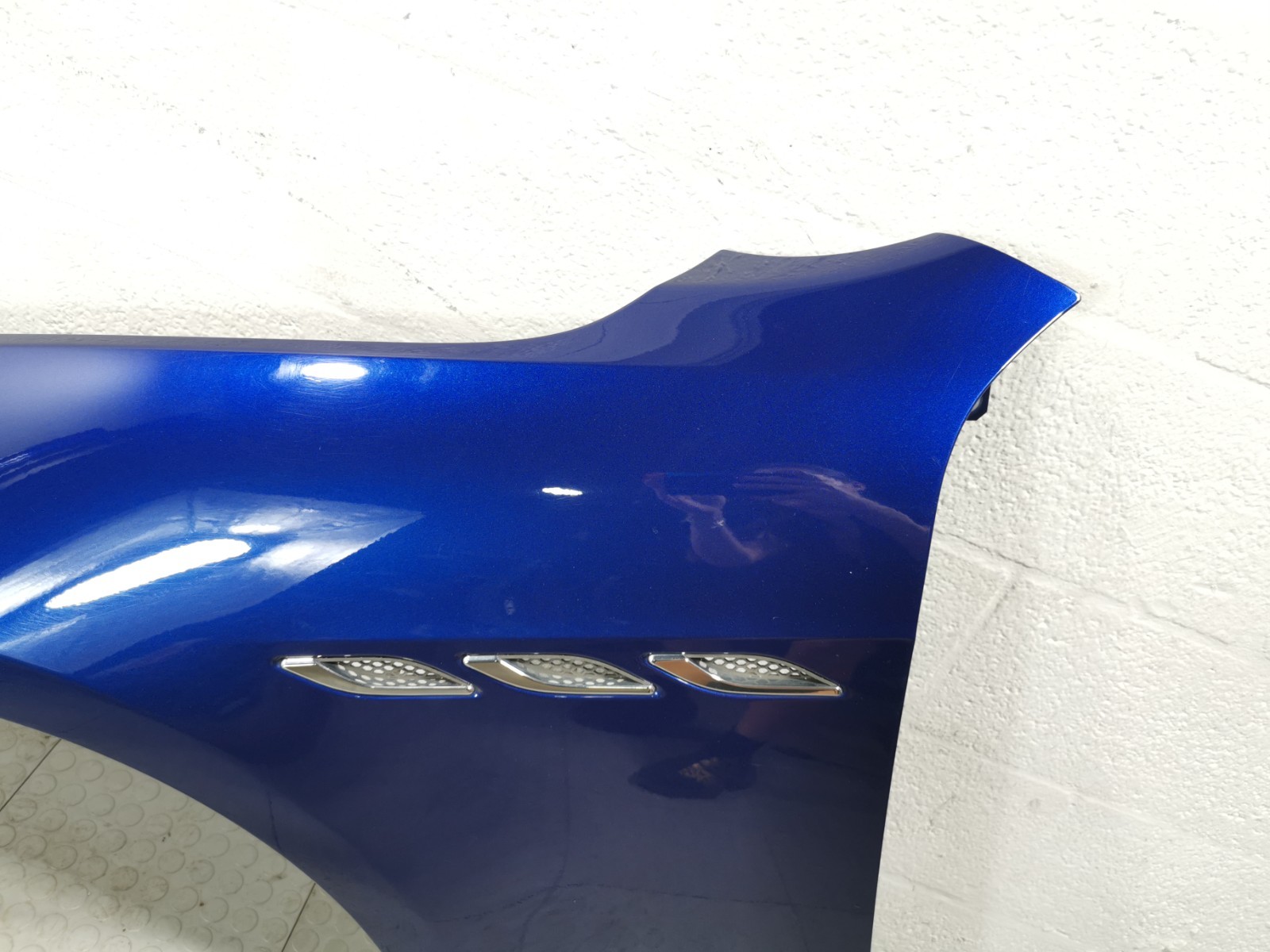 Maserati Ghibli 2014 FRONT+LEFT Fender