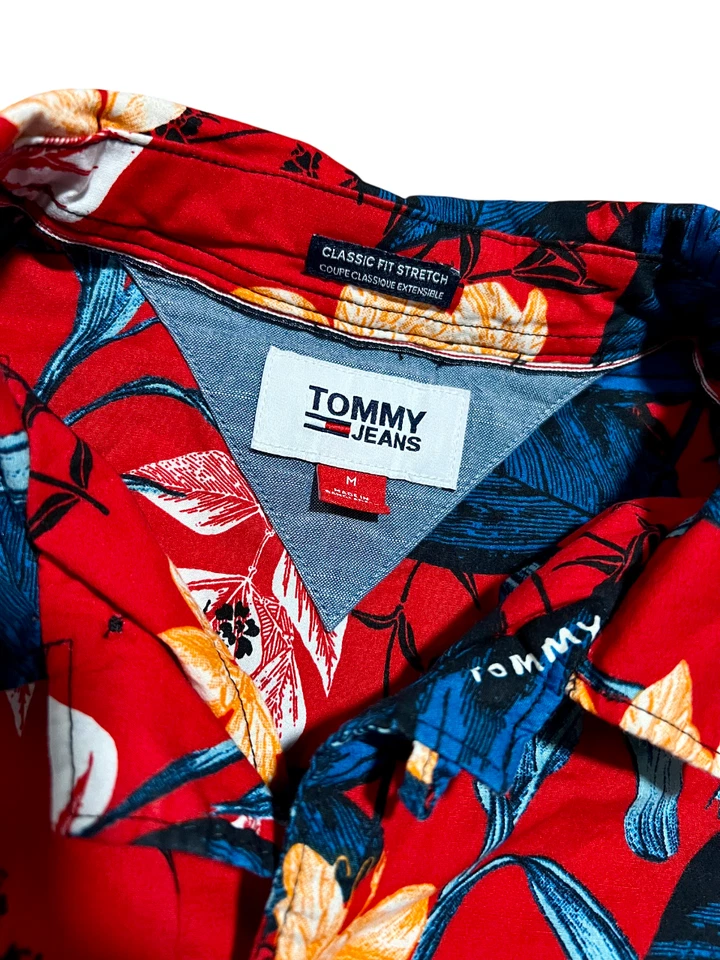 男式中号 Tommy 牛仔花卉复古短袖纽扣衬衫 — 第 2/4 张图片