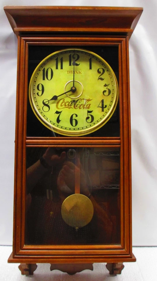 Vintage Coca Cola Clock Beautiful Cherry Wood and Glass, Regulator Pendulum - Image 2 of 4