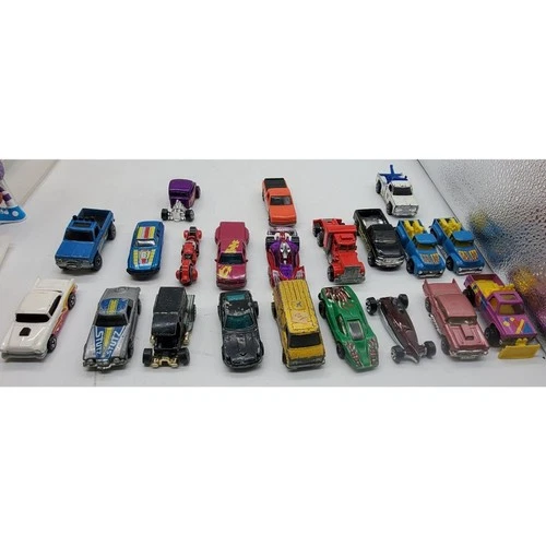 VINTAGE HOT WHEELS DIE CAST VEHICLE LOT (21)