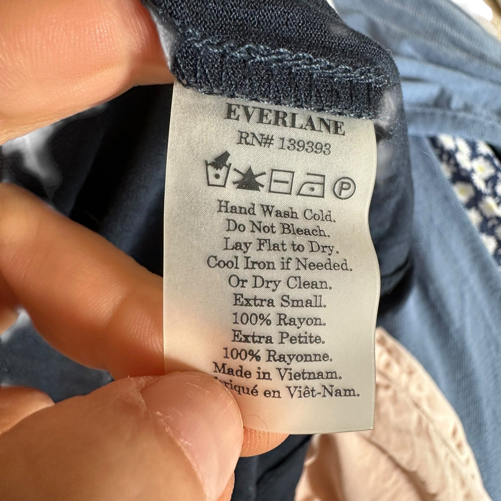 EVERLANE Basic Lightweight Rayon Tank Top Women's… - image 5