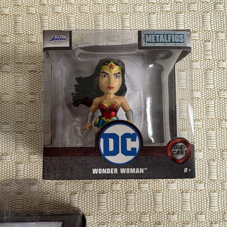 Jada Toys Metal Figures DC Super Heroes 2.5" Die-Cast Collectibles - Image 3 of 4