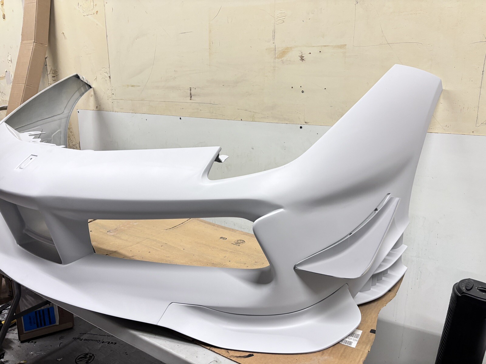 2017-2019 FERRARI 488 CHALLENGE FRONT OEM CARBON BUMPER PRIMED 89399000