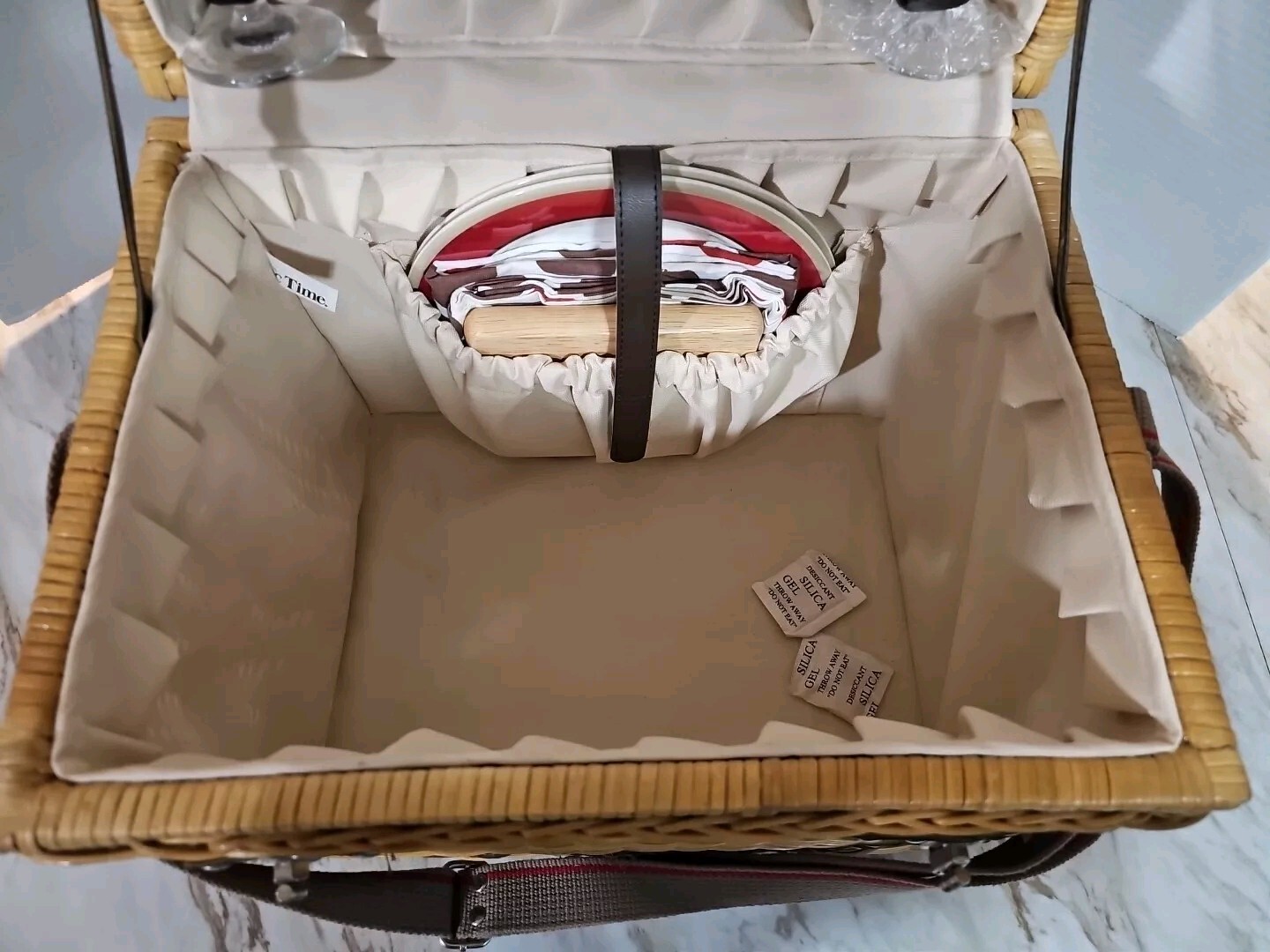 Picnic Time Yellowstone Picnic Basket Moka Collectiom  New (Read Description)