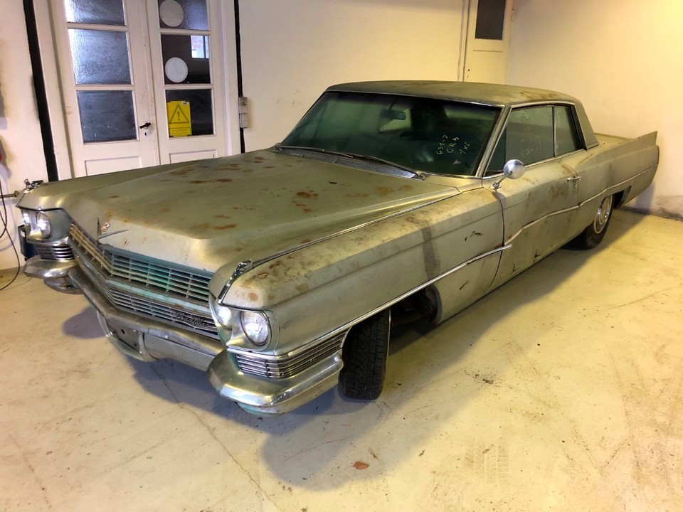Cadillac deville 6