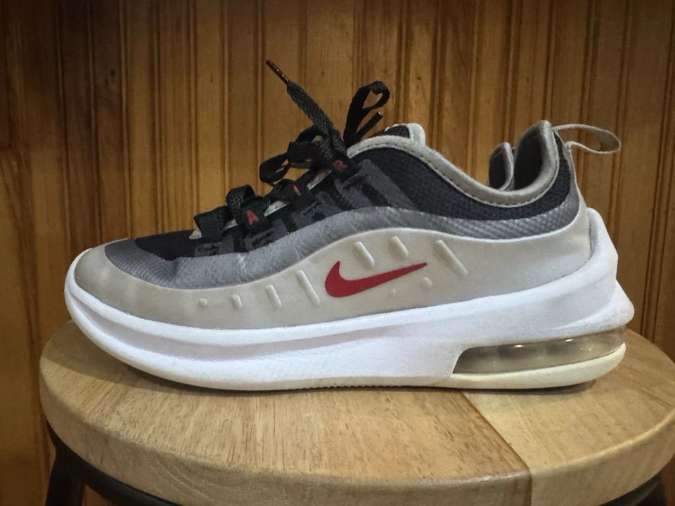 Nike Air Max Axis Low Black Sport Red Platinum Sneakers size 2.5Y AH5223-009 - Image 3 of 4