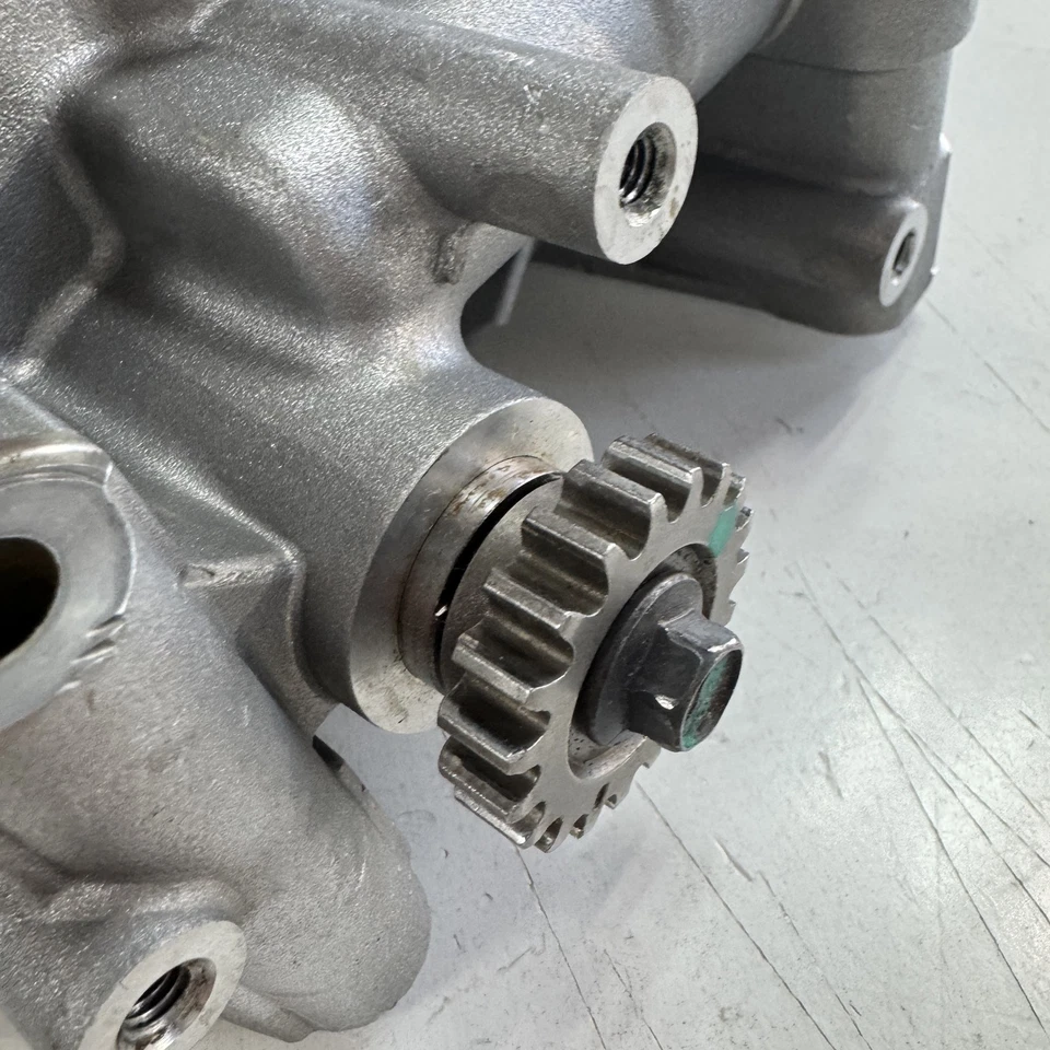 Oil Pump Balance Shaft For Jeep Compass Chrysler 200 2.0L 2.4L 3.6L 68127987AB Foto 3 de 4