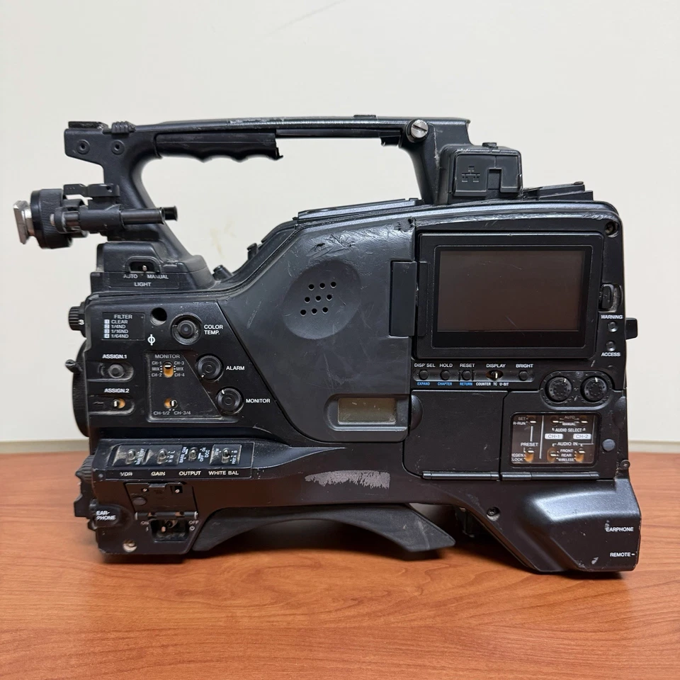 Sony PDW-700 XDCAM HD 3CCD Camera - 1204 Hrs - NO Lens or Viewfinder, Body ONLY - Image 3 of 4