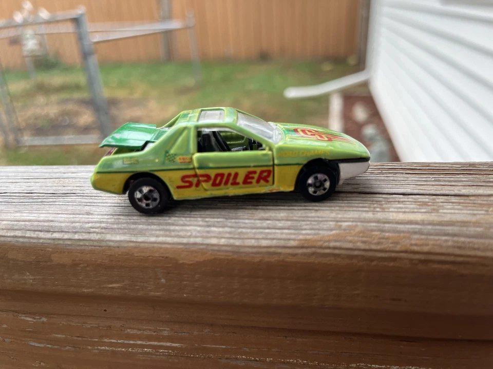 Pontiac Fiero 1984 Road Champs color verde puertas de apertura y maletero fundido a presión Foto 3 de 4