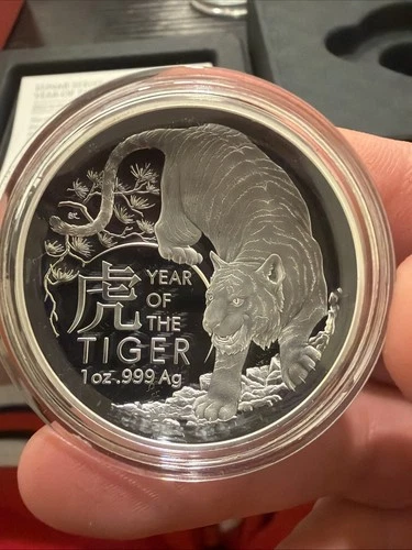 2022 Australia Lunar Series III — photo from the most recent tracked eBay sale
