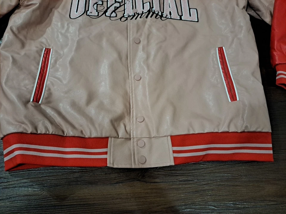 Chaqueta Universitaria Boohoo HOMBRE Rosa y Roja Edición Limitada Tema Oficial Hombre Foto 2 de 4