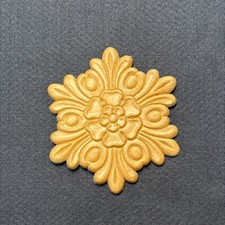 12 Pack 4-15/16" x 4-3/8" Center Flower Birch Wood Medallion