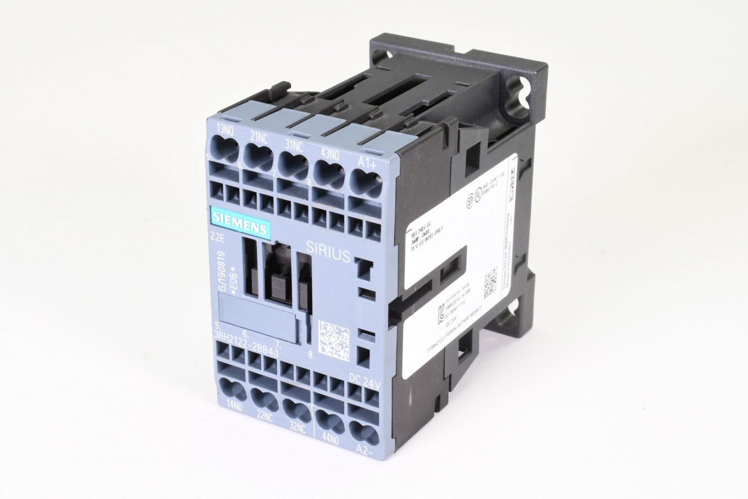 SIEMENS 3RH2122-2BB40, Contactor relay, E06 - Broken holding lugs